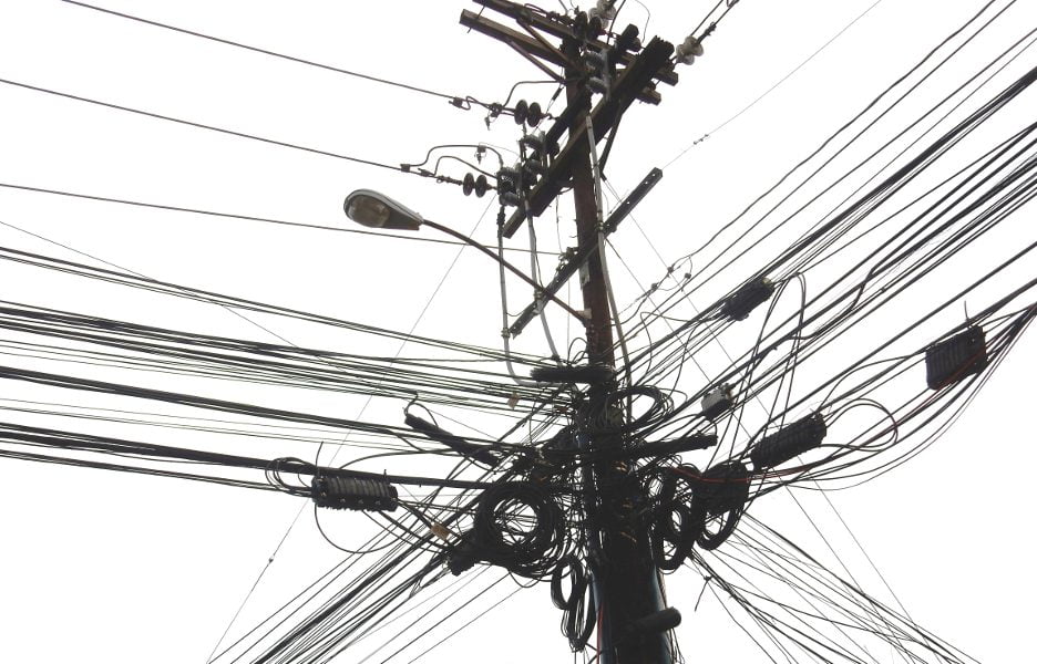 ANEEL mantém 60% de compartilhamento de receitas de postes e condiciona incentivos à inovação