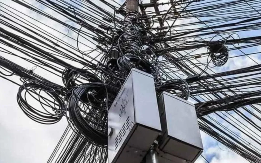 Ministério de Minas e Energia abre divergência com Aneel sobre cessão de postes