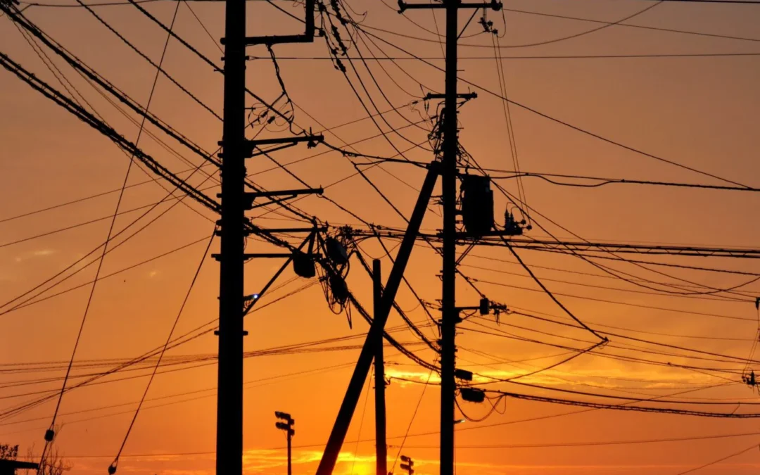 Agenda da Abrint para 2026 foca em espectro, postes e regularização na banda larga