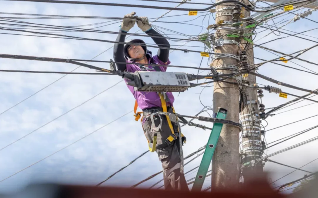 Regras para uso de postes devem ser prioridade em 2026, defende Feninfra