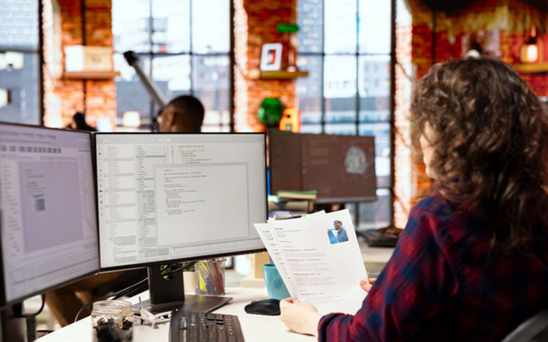 Emprego em telecom cresce 10,8% em 2025; setor se aproxima de 500 mil vínculos