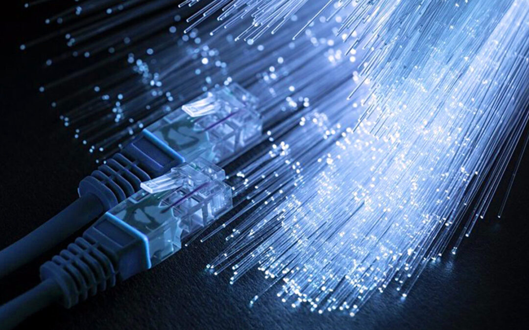 Quem lidera a banda larga no Brasil, segundo a Anatel