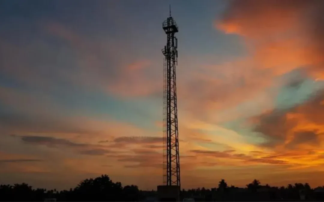 IHS vende operações de torres na América Latina para grupo Macquarie